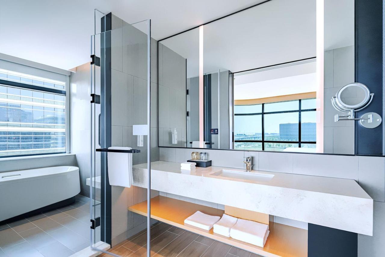 Отель Fairfield By Marriott Beijing Daxing Airport Экстерьер фото